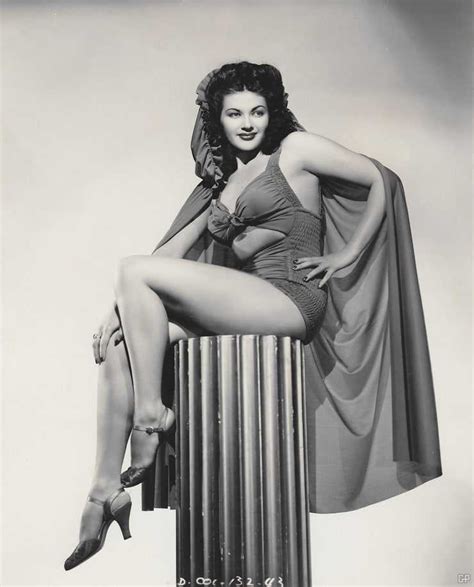 Nude Pictures Of Yvonne De Carlo Are Really Epic The Viraler