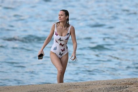 Brie Larson In Swimsuit At A Beach In Hawaii 04192021 Hawtcelebs
