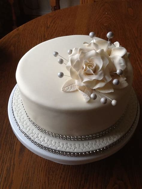 Wedding cake/anniversary cake/valentines cake decoration design ideas with rose flower music: Diamond wedding anniversary cake in 2020 | Wedding ...