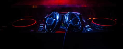 Don't fret though, edm sauce has your back. The 7 Best Places For EDM Lovers In Delhi | WhatsHot Delhi NCR