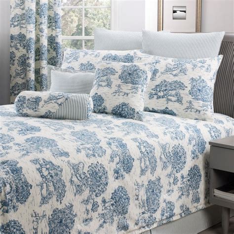 .set by oceanfront resort puts a tropical twist on toile, instead of the classic french countryside motif, this set comes in a more exotic locale. Shop Calais toile comforter set - On Sale - Free Shipping ...