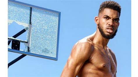 Karl Anthony Towns Appeared Naked In Espn S Body Issue Lexington