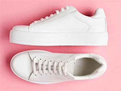 6 Classic White Sneakers For Women In 2023 White Fashion Sneakers White Sneakers Women White