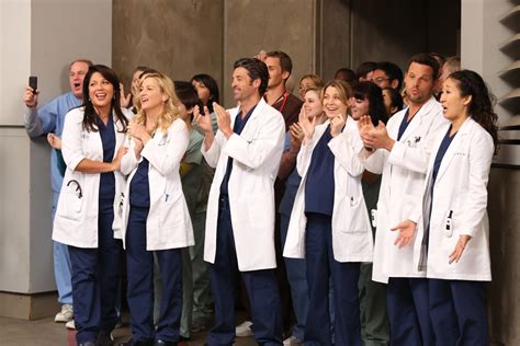Today is not a day for sadness at grey sloan! 25 'Grey's Anatomy' Episodes To Watch Before Season 10 ...