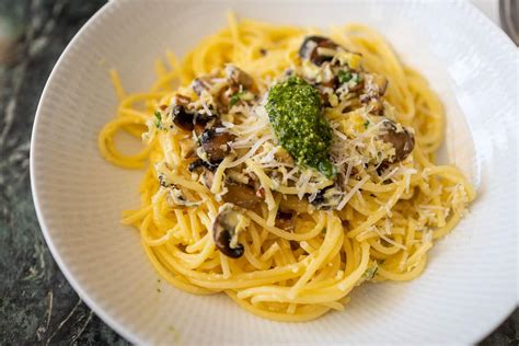 14 Spaghetti Carbonara Omas Rezept JonnySheraz