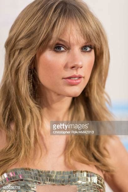 Taylor Swift 2013 American Music Awards Photos And Premium High Res