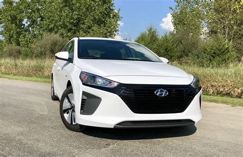 2018 Hyundai Ioniq Hybrid Review