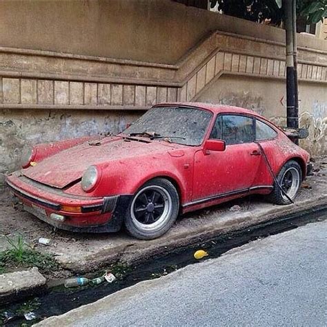 Pin By Billy Boorer On Abandoned Abandoned Cars Porsche 911 Porsche