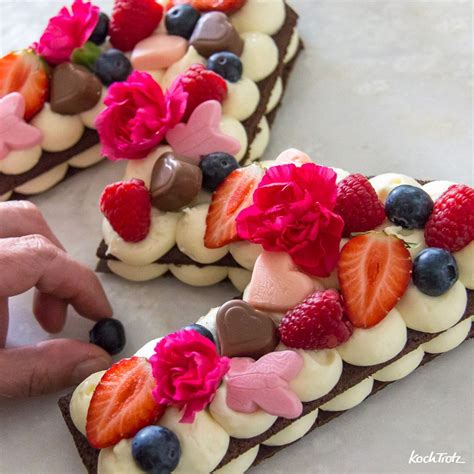 Glutenfreie kuchen und torten kannst du auch ganz einfach backen. Glutenfreie Muttertagstorte | Letter Cake ohne Backen ...
