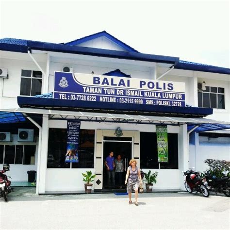 Balai polis taman impian emaspolizeidienststelle, 8 km nördlich. Balai Polis Taman Tun Dr.Ismail - 2 tips from 531 visitors