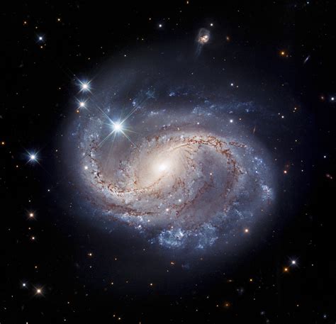 Hubble Captures Majestic Barred Spiral Galaxy Ngc 6956 Rcoolscience