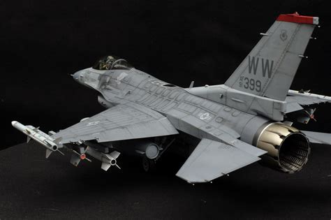 F 16 Scale 1 32 By Tamiya Aircraft Modeling Model Airplanes