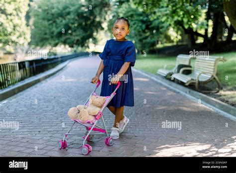 Familia De Piel Oscura Fotos E Imágenes De Stock Alamy