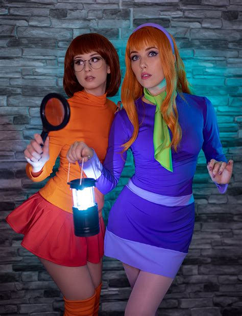 Velma And Daphne In A Bar By Loulouvz Hentai Foundry My Xxx Hot Girl