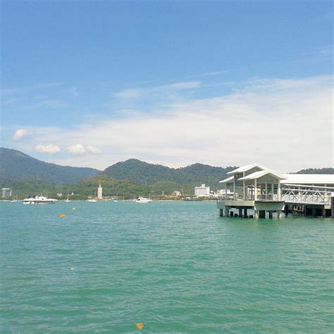 Kereta sewa langkawi yang termurah ialah perodua viva. Pulau Langkawi - Part 1