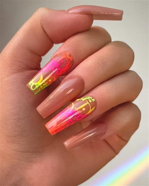 Amra Olević Reyes On Instagram “💅🏼 Set Inspired By Maddisonrosenails 🎀💝” Dior Nails Nails
