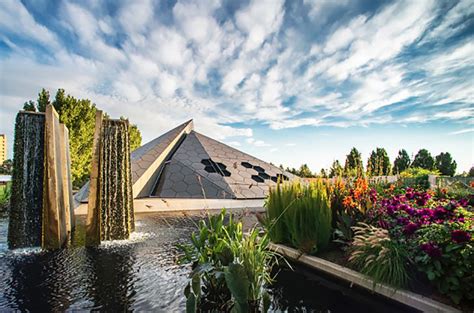 The Denver Botanic Gardens New Research Center Rises Like A Modern