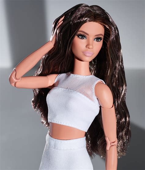 Barbie Signature Fully Posable Barbie Looks Doll Brunette Wavy Hair