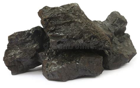 Una Pieza Del Carbón Subbituminoso En Blanco Imagen De Archivo Imagen