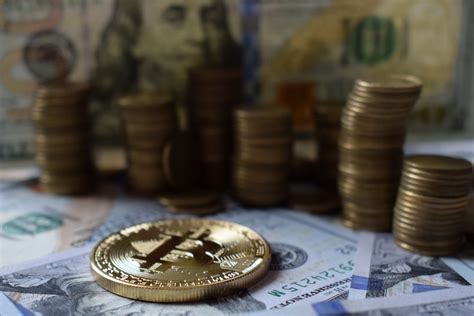 While it has seen an impressive upward trend over the past several months, nobody knows how but for most investors, it's best to steer clear of bitcoin for right now. Bitcoin Investors Should Buy Post-Crash Dip Now, Says VC ...