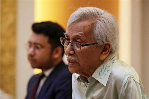 Malaysia Govt Knows Jho Lows Whereabouts Says Top Adviser Daim