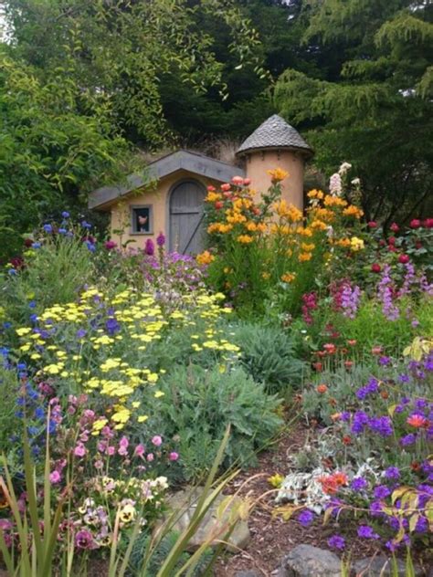 Charming Fairy Tale Garden Décor Ideas English Cottage Garden