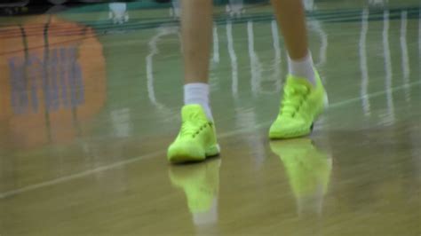 you can t miss the shoes of 14 year old lamelo ball eric sondheimer scoopnest