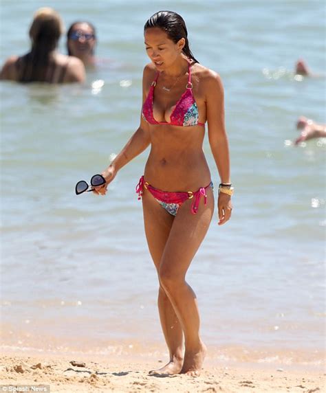 Myleene Klass Flaunts Her Abs In Bikini In Portugal Daily Mail Online