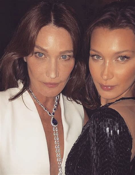 Carla bruni and bella hadid, 21, posted this picture on instagram after meeting at the french film festival. Carla Bruni e Bella Hadid, come mamma e figlia a Cannes ...