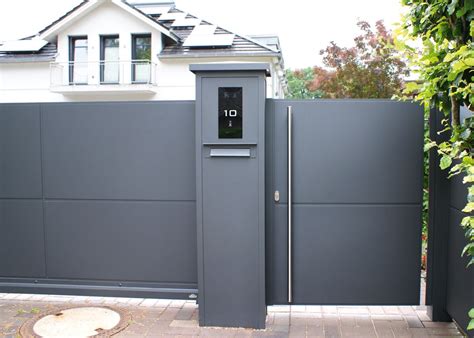 Schwäbische spezialitäten wie leberspätze, maultaschen, kutteln , linsen mit spätzle und saitenwürstlestehen auf der speisekarte. Kommunikationspfosten mit integriertem Briefkasten und ...