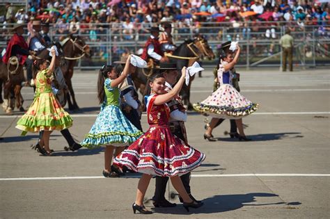 Bailes Por Zonas Bailes Tradicionales Vestimenta Tipica De Chile