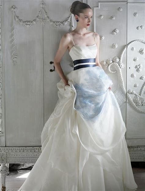 Hairstyles medium 58080 ideas, tips, tricks, and tutorials. Western Style Wedding Dresses 4 | Wedding Inspiration Trends