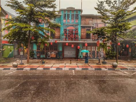 Inilah tempat wisata alam, wisata keluarga, wisata anak, air terjun, dan danau yang ada di bandung yang paling di rekomendasikan untuk dikunjungi. 5 Tempat Wisata Baru Di Bandung 2020 Paling Hits - ANAKBLOGGER.COM