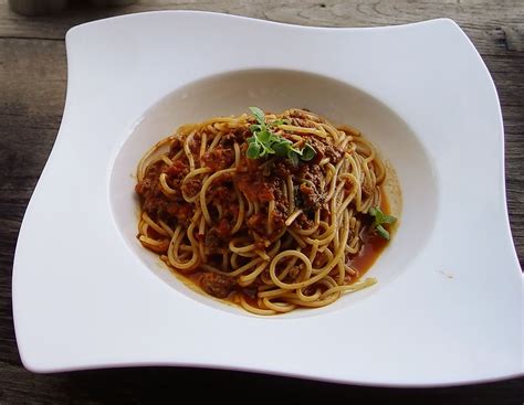 Datoteka:Spaghetti bolognese.jpg - Wikipedia