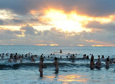 MAD NEWS Video And Photos Hundreds Attempted Record Breaking Skinny