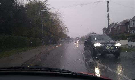Video - tips for safe driving in rain