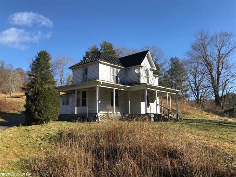 Save This Old House ~c1883 Va Farmhouse With 3 Acres Creek Views