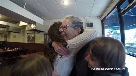 Emotivo Reencuentro Con Abuelos Despues De 9 Años Youtube