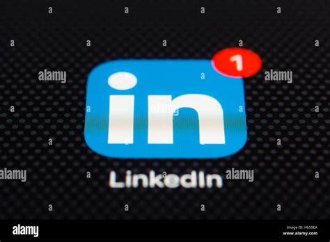 Linkedin App Hi Res Stock Photography And Images Alamy