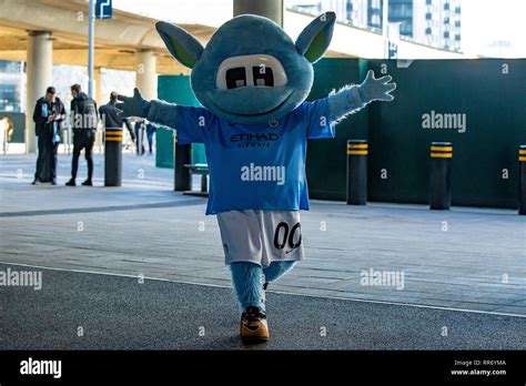 Manchester City Mascot Hi Res Stock Photography And Images Alamy