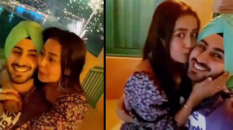 Neha Kakkar And Hubby Rohanpreet Singh Steal A Kiss As They Watch The Spectacular Diwali