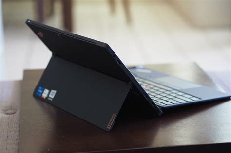 Lenovo Thinkpad X12 Detachable Review Better Than Surface Digital