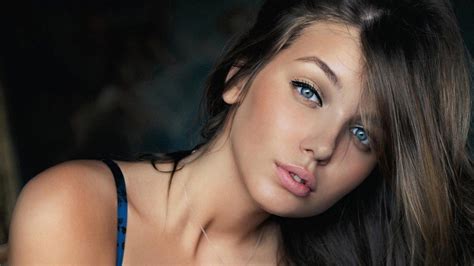 Women Face Brunette Hd Wallpapers Desktop And Mobile Images And Photos