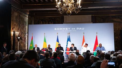 Selon son entourage, le but de cette nouvelle prise de parole est de faire un point d'étape et d'expliquer aux. G5 Sahel - Conférence de presse à l'issue du Sommet de Pau ...