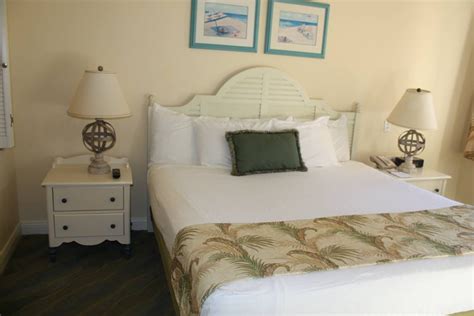 We spent a beautiful weekend at disney's vero beach resort! Disney's Vero Beach Resort - Review of 2-Bedroom Lockoff ...