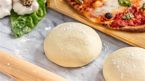 Italian Style Pizza Dough Recipe In 2020 Pizza Dough Recipes