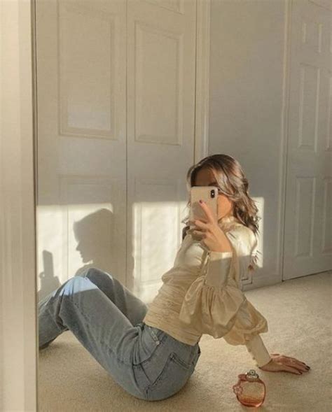 12 Poses To Get The Best Mirror Selfie Society19 Mirror Selfie Poses Selfie Poses Mirror