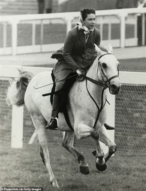 former jockey recalls how the queen used to delight in galloping around the royal ascot