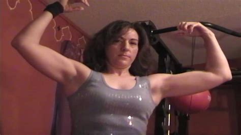 Female Flexing Muscles Youtube