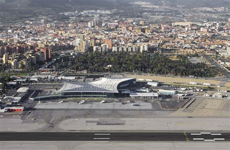 The runways are located 13 hours away from atlanta, ga and from here the shortest possible connection is a 1 stop over flight. Galeria de Aeroporto de Gibraltar / Blur Architects ...